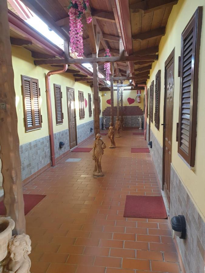 Hotel Stranamore Varcaturo Exterior photo